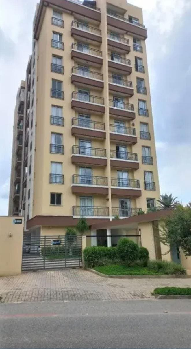 Apartamento moderno com churrasqueira na varanda — Joinville